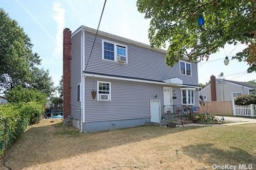 308 Jefferson Ave, Amityville, NY 11701-2363