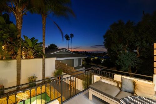 513 Dianthus St, Manhattan Beach CA  90266-6720 exterior