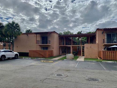 7241 Miami Lakes Dr, Hialeah FL  33014-6979 exterior