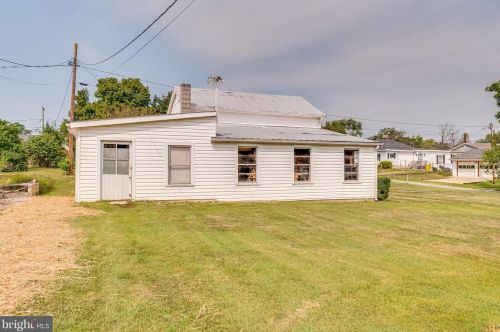 147 Euclid Ave, Charles Town WV  25414-1111 exterior