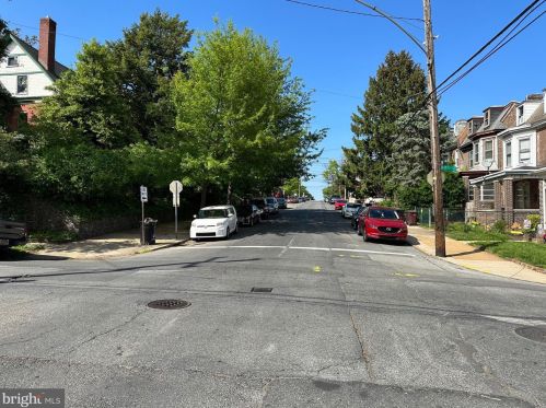 418 Broom St, Wilmington, DE 19805-3944