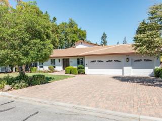 20745 Sevilla Ln, Saratoga, CA 95070-4823