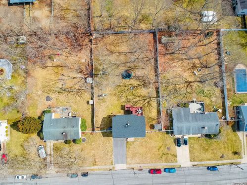 947 Montauk Ave, Islip Terrace NY  11752-1206 exterior