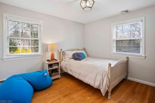 28 Spring Ridge Dr, Berkeley Heights NJ  07922-2025 exterior