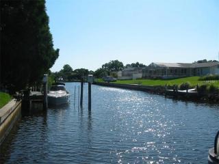 5546 Merrimac Dr, Sarasota, FL 34231-4117
