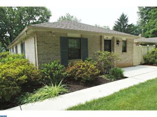 397 Valleybrook Dr, Lancaster, PA 17601-4621