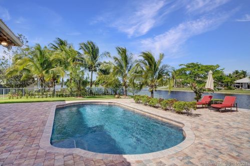 1885 139 Ter, Hollywood FL  33028-2837 exterior