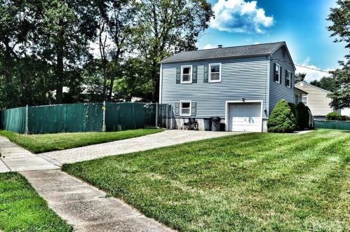 218 Schillaci Ln, South Plainfield, NJ 07080-2829