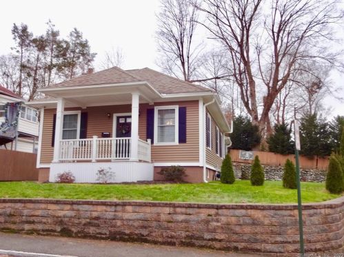 15 Park Pl, Ansonia, CT 06401-2837