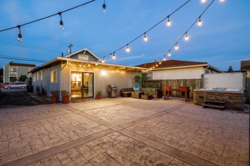 432 Kelly Ave, Princeton By The Sea, CA 94019-1636