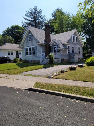 34 Woodland Ave, Poughkeepsie, NY 12603-4129
