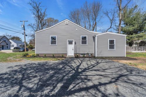 115 Springdale Ave, Tinton Falls NJ  07724-2628 exterior