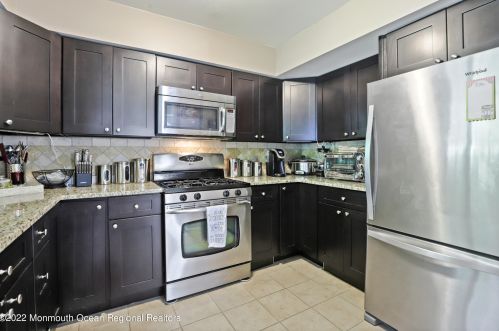 10 Independence Ct, Jackson Twp NJ  08527-2234 exterior