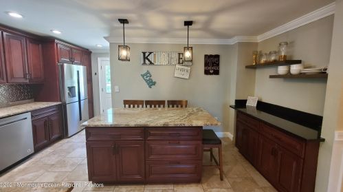 7 Bedle Rd, Hazlet NJ  07730-1209 exterior