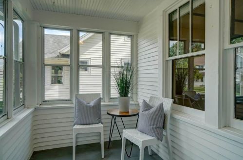 2649 Johnson St, Madison, WI 53704-5004