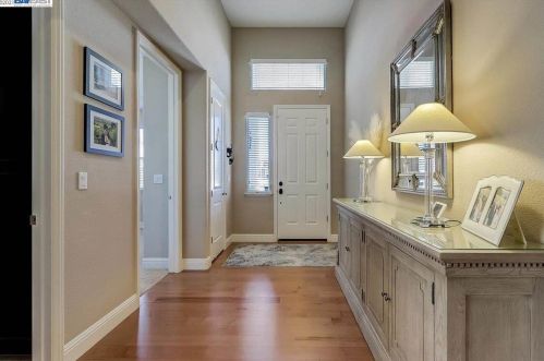 2400 Vernal Dr, West Pittsburg, CA 94565