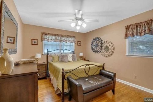 83 Calumet Ave, Oakland NJ  07436-2902 exterior