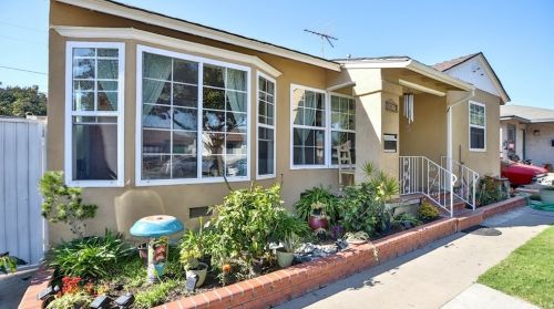 4561 Adenmoor Ave, Lakewood, CA 90713-2513