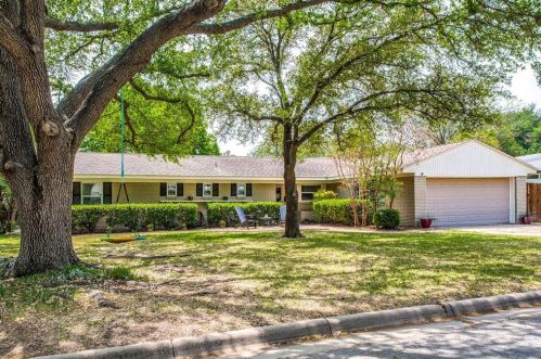 4109 Bilglade Rd, Fort Worth, TX 76109-5436