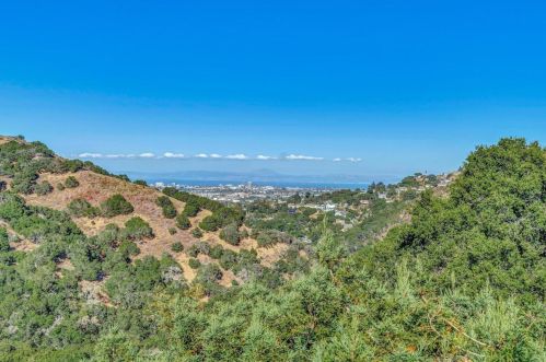 3635 Hillcrest Dr, Belmont, CA 94002-1305