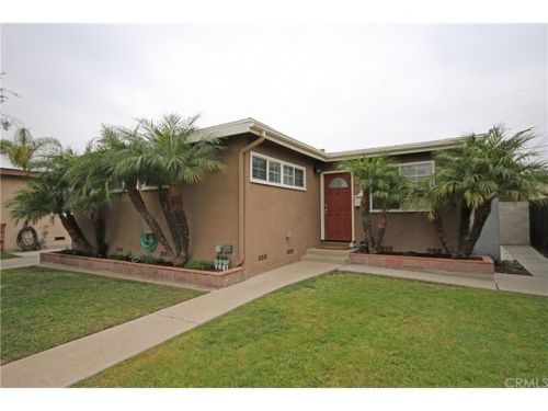 1707 246th St, Lomita, CA 90717-1320