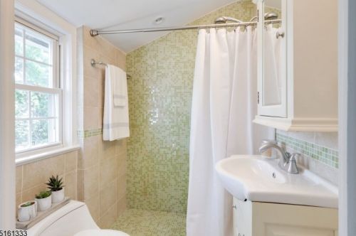 8 Emerson Pl, Montclair NJ  07043-1510 exterior