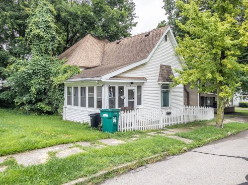 66 School St, Mechanicsburg, OH 43044-1044