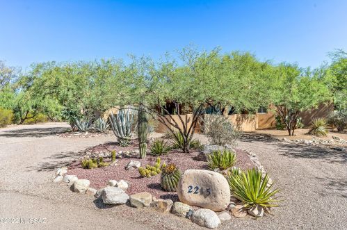 2215 Klondike Dr, Tucson, AZ 85749-8463