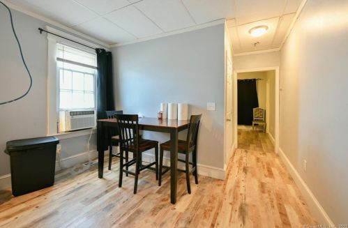 31 Beecher Ave, Waterbury CT  06705-2042 exterior