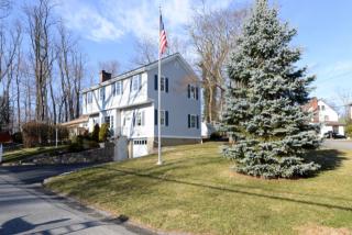 145 Locust Rd, Pleasantville NY  10570-3334 exterior