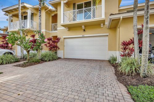 4036 Kingston Ln, West Palm Beach FL  33418-3425 exterior