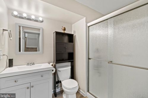 317 Baish Dr, Leesburg VA 20175-6149 exterior