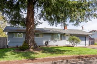 1524 Fairview Dr, Springfield OR  97477-7626 exterior