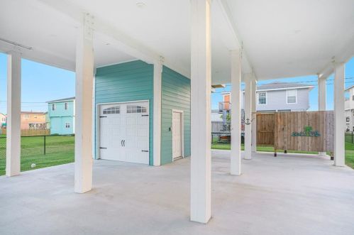 4022 Fort Bend Dr, Galveston TX  77554 exterior