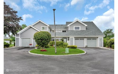 357 Seabreeze Ct, Moriches, NY 11955-1739