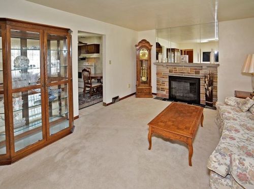 2646 Nixon St, New Kensington, PA 15068-3031