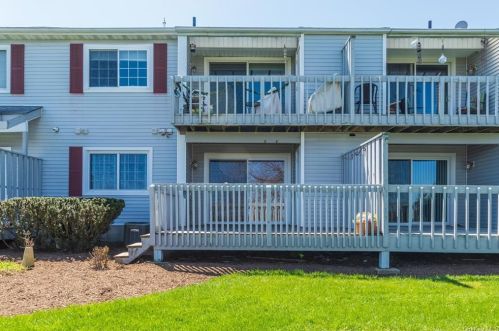 9 Magnolia Ln, Warwick NY  10990-3850 exterior
