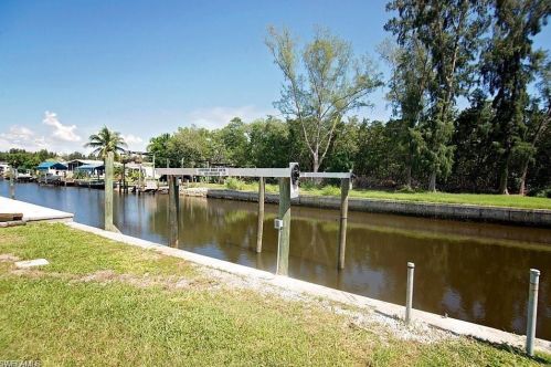 5157 Sandpiper Dr, Saint James City FL  33956-2837 exterior