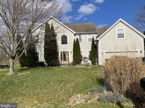105 Clear Creek Dr, Bear, DE 19701-3337