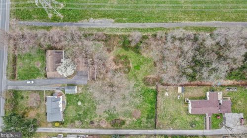 1527 Bear Corbitt Rd, Bear DE  19701-1529 exterior