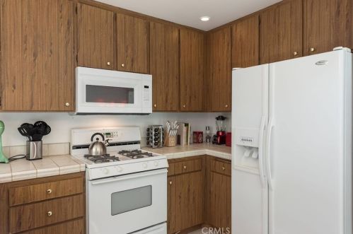 3670 Mesquite Ave, Palm Springs CA  92264-3400 exterior