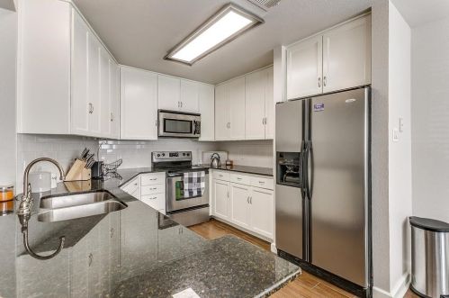 2615 Mccart Ave, Fort Worth TX  76110-2230 exterior