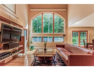 657 Center Rd, Lyndeborough, NH 03082-6315