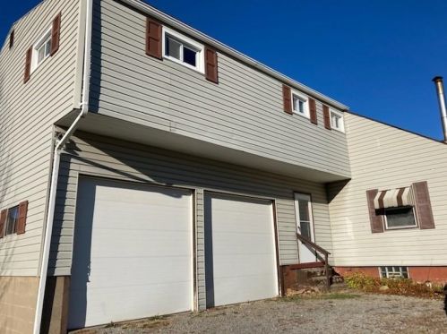 756 Blackhawk Rd, Beaver Falls PA 15010-1513 exterior