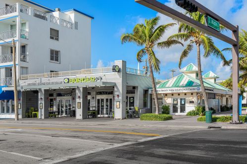 828 Kokomo Key Ln, Delray Beach FL  33483-6027 exterior