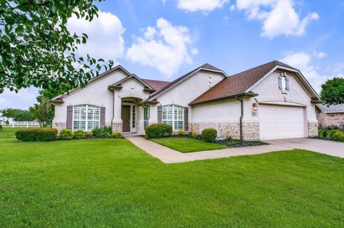 9012 Kingston Dr, Denton, TX 76207-8642