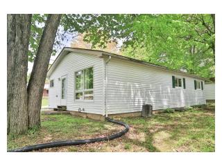 381 Rosalind Ave, Wadsworth, OH 44281-1268
