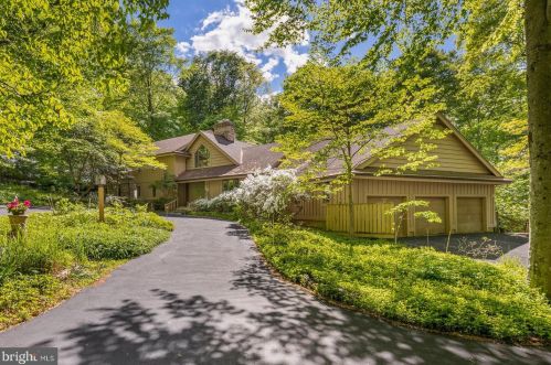 2 Jenny Ln, Wilmington, DE 19807-1041