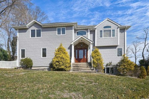 345 Waterside Rd, Northport, NY 11768-1237