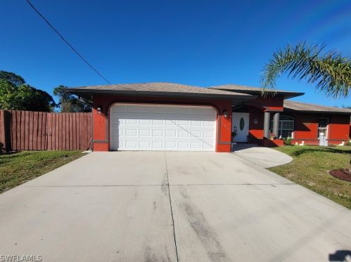 558 Wabasso Ave, Lehigh Acres, FL 33974-5542